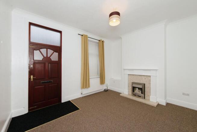 2 bed Terraced to rent Image 4