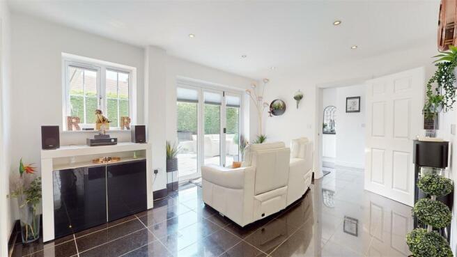 DINING ROOM/FAMILY ROOM