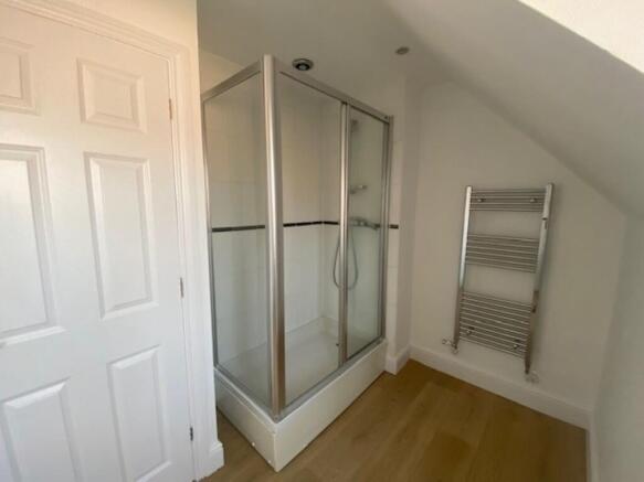 En suite shower