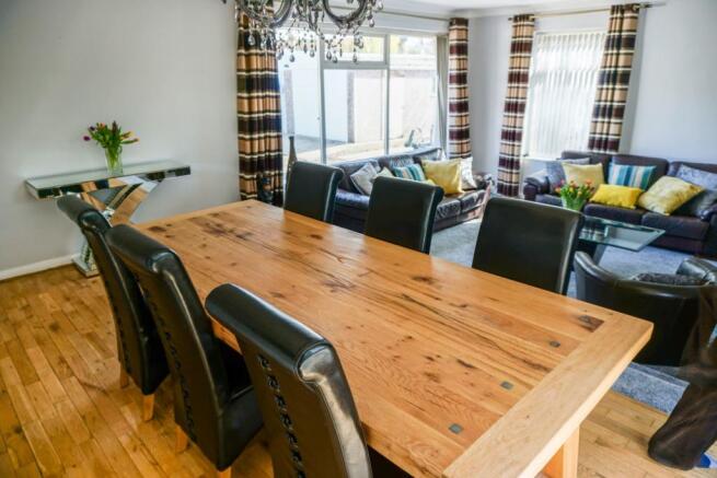 Lounge/Dining Room