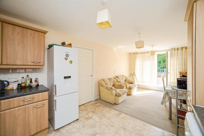 Haverhill Grove, Wombwell, Barnsley photo 4