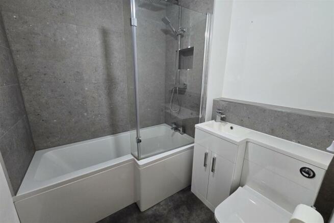 Bathroiom.jpg