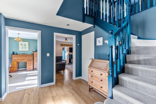 5 bed Detached for sale Image 5