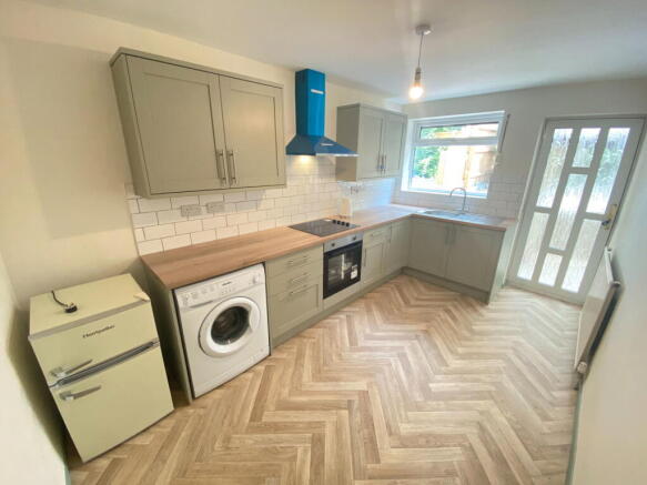 2 bed Semi-Detached Bungalow for sale Image 9