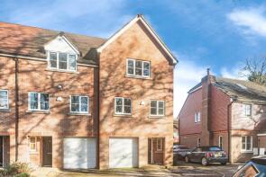 42 Lanford Lea, Pecche Place, Basingstoke RG24 8AA