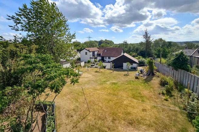4 bed House for sale Image 5