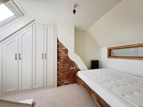 2 bed Character Property to rent Image 11