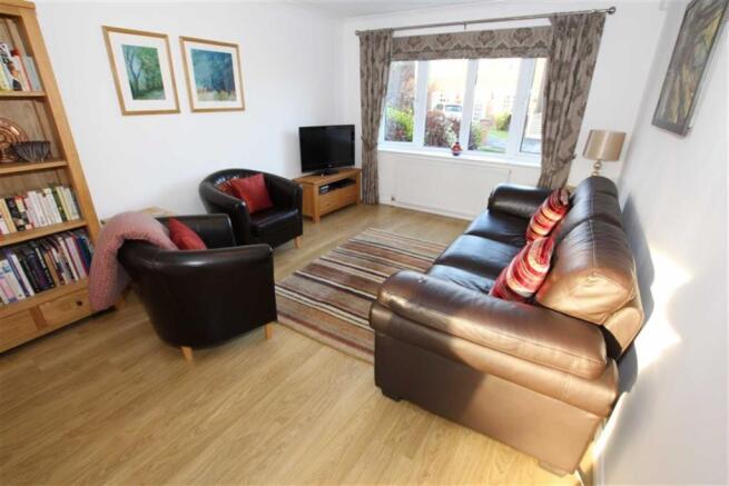 THROUGH SITTING ROOM