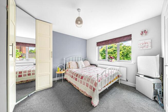 5 bed Detached for sale Image 12