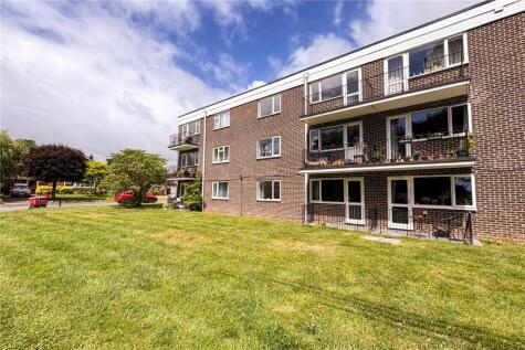 Kenilworth Close, New Milton, Hampshire, BH25