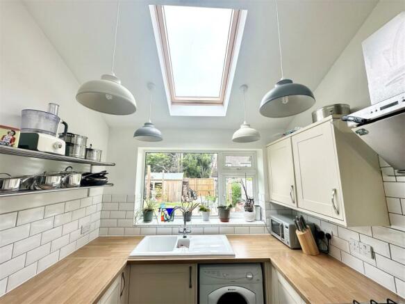 Kitchen1.jpg