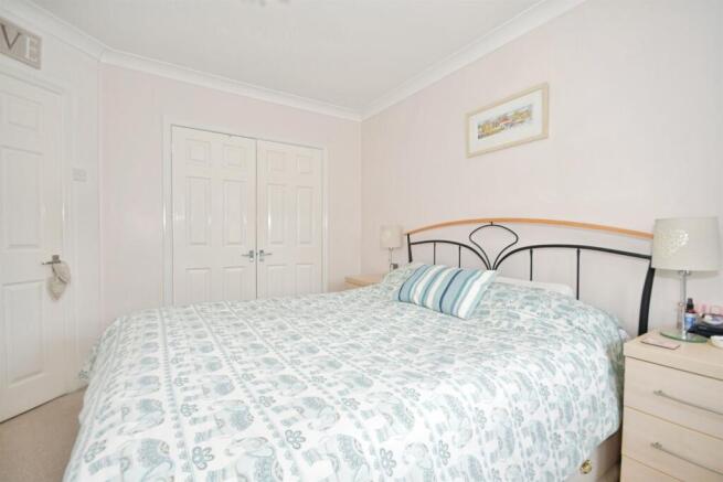 4 bed Detached for sale Image 9