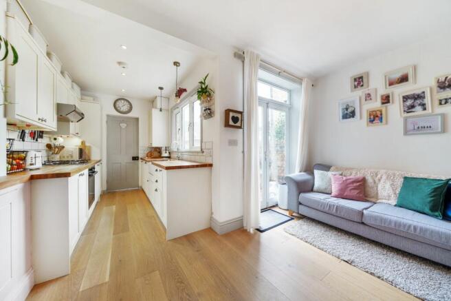 Kitchen/Dining Room (1)