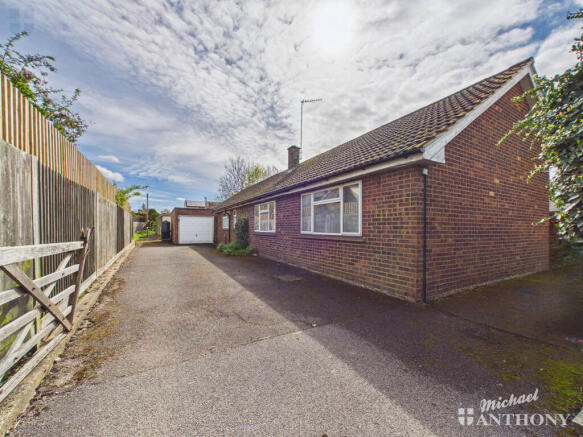 CAM03218G0-PR0984-STILL023