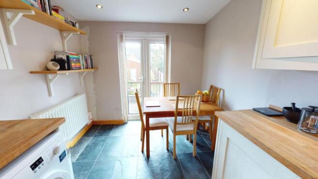 KITCHEN/DINING ROOM