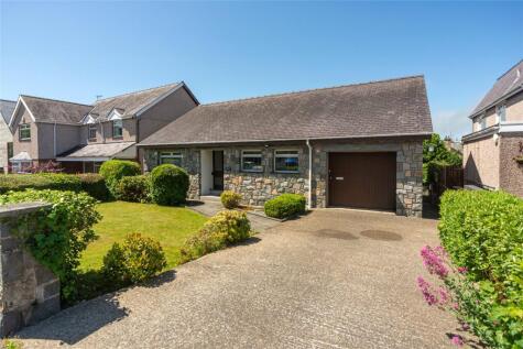 St. Davids Road, Caernarfon, Gwynedd, LL55