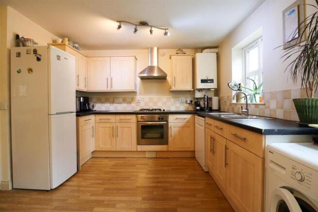 Kitchen (2).jpg