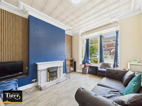 CAM02176G0-PR0575...