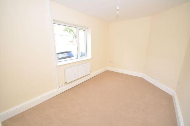 11 RUSSELL TERRACE, CARMARTHEN Photo 3