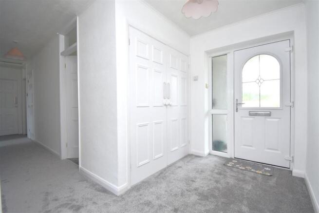 3 bed Detached Bungalow to rent Image 10