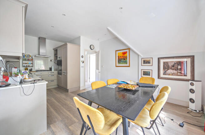 1348924-7-68c2bd1...