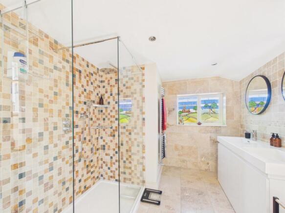 3 bed Detached for sale Image 11