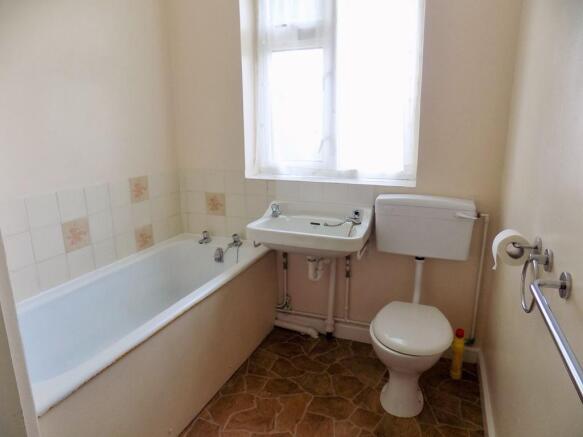 Bathroom (GF)