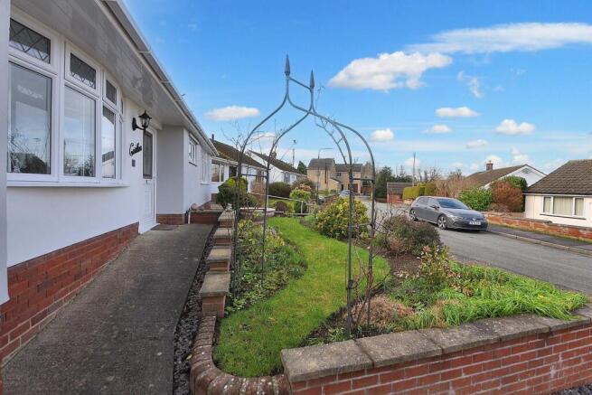 FRONT GARDEN