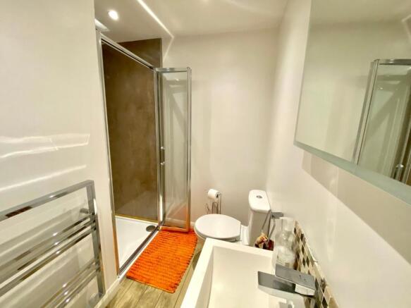 Downstairs Cloakroom.jpg