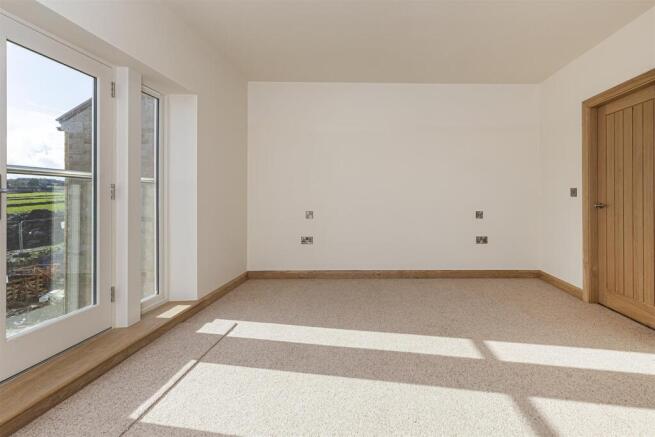 4 bed Detached for sale Image 10