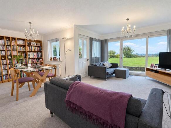 Spacious Living/Dining Room