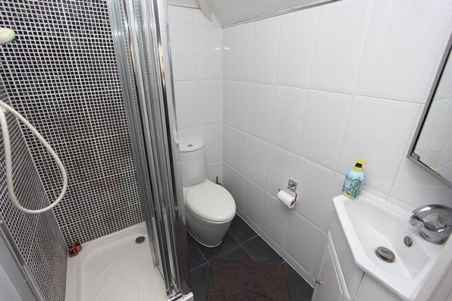 BEDROOM 2 EN-S...