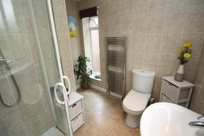 SHOWER ROOM