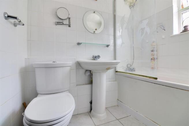 Bathroom.jpg