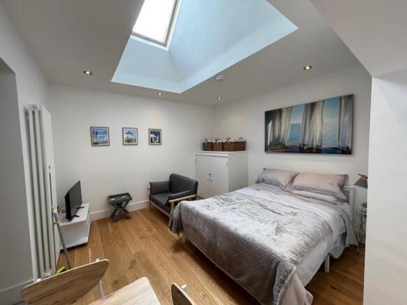 Bedroom/Lounge