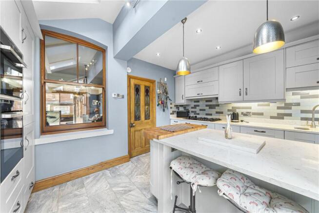 4 bed Terraced for sale Image 6