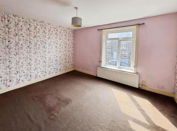 3 bed Terraced to rent Image 4