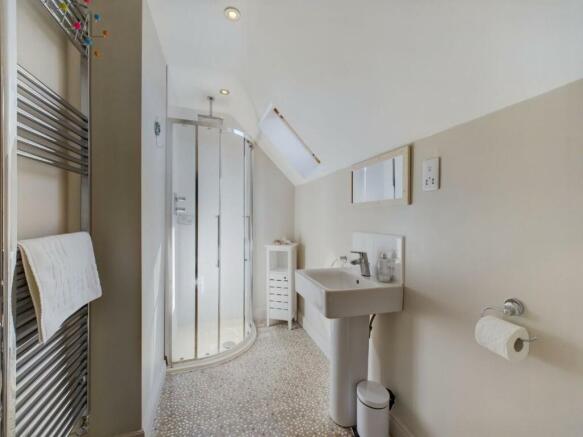 2 bed Detached for sale Image 10