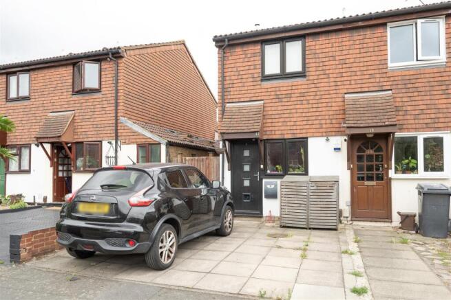 Mapleton Road, E4