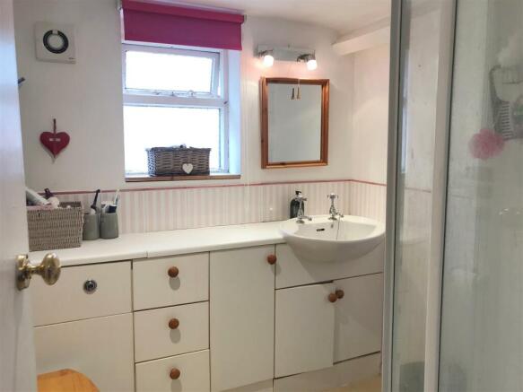 En Suite 1.JPG