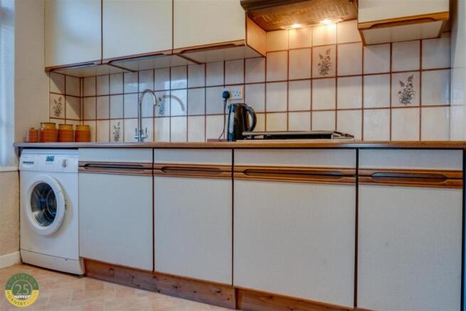 Kitchen 2.jpg