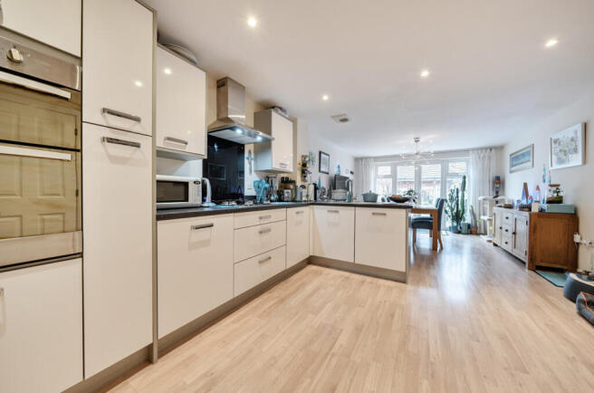 1392919-7-69416e0...