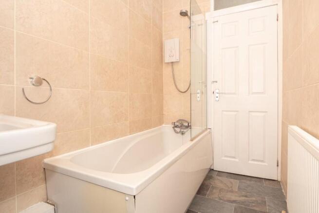 4 bed Terraced to rent Image 12