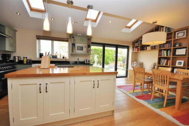 Dining Kitchen.JPG