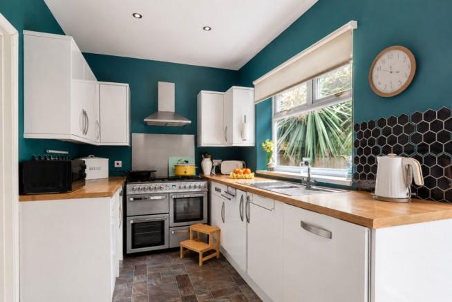 5 bed Semi-Detached for sale Image 12