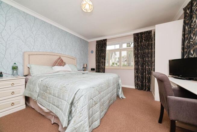 2 bed Detached Bungalow for sale Image 8