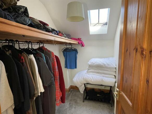DRESSING ROOM