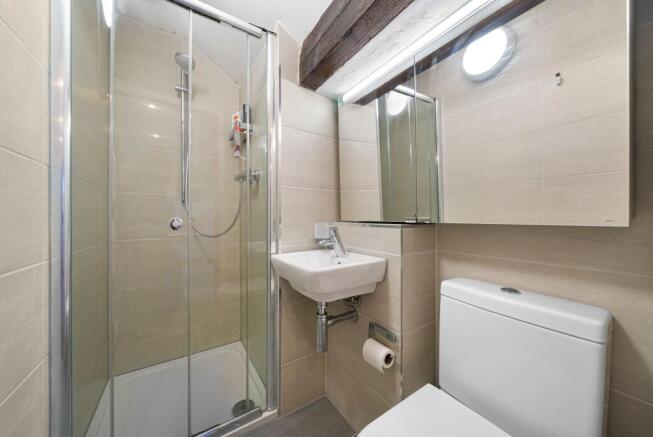 3 bed Flat for sale Image 9