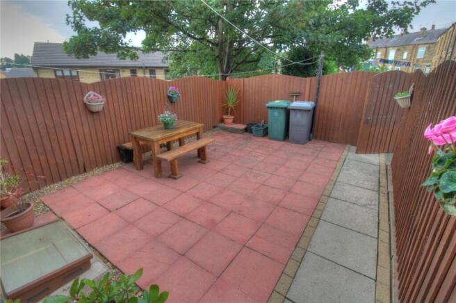 2 bed End of Terrace to rent Image 5