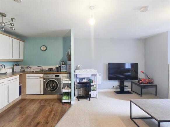 2 bed House for sale Image 5